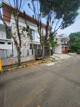 FOR SALE BRAND NEW HOUSE DESIGN MODERN CLUSTER SEKTOR 9 BINTARO.