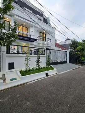 FOR SALE RUMAH MEWAH BARU DIBANGUN PONDOK INDAH JAKSEL.
