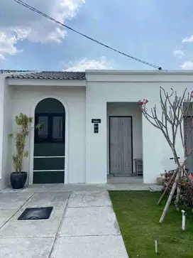 Rumah baru siap huni 33/60 di unihill kedamean Gresik
