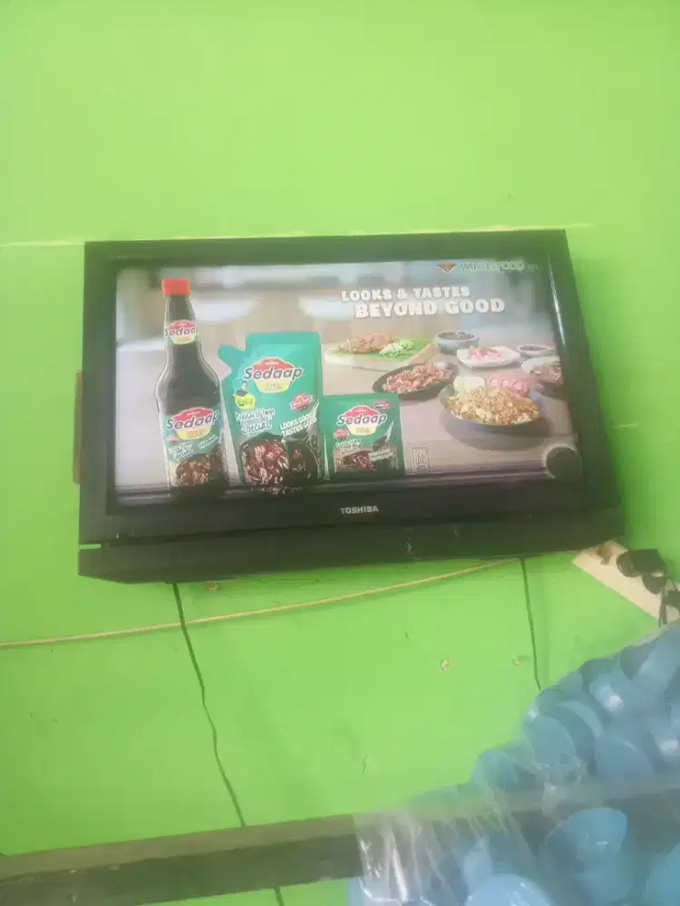 TV LED TOSHIBA lengkap