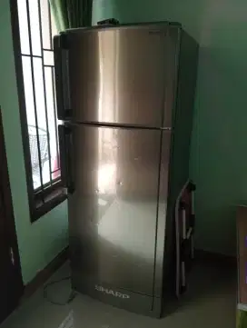 Kulkas 2 pintu SHARP