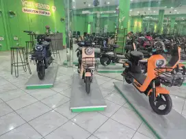 Cuci gudang sepeda listrik