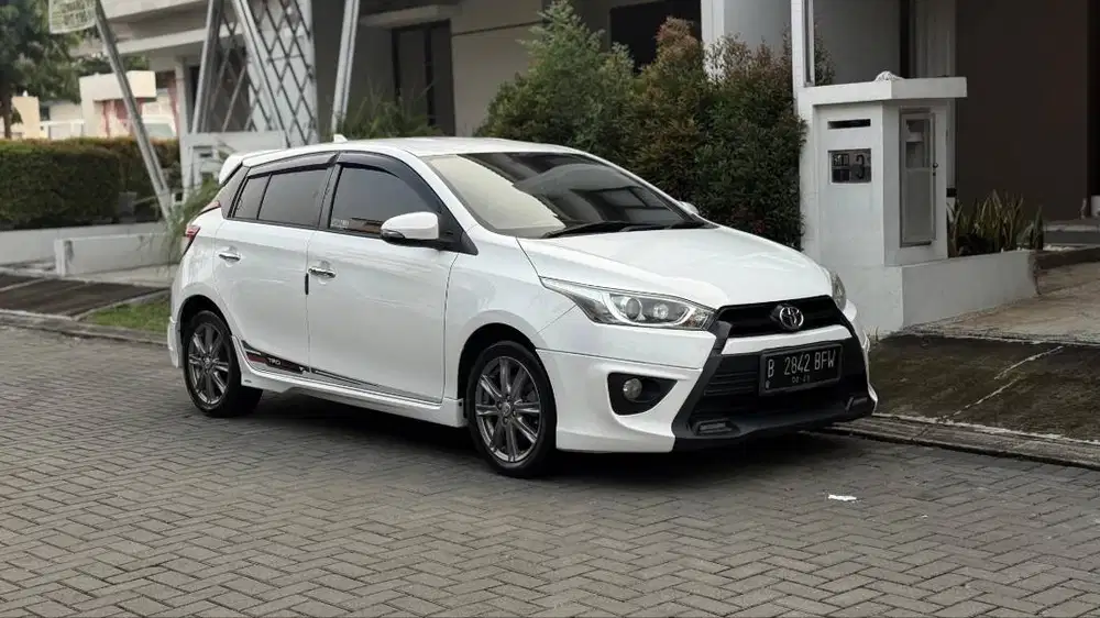 TERMURAH !!! TOYOTA YARIS S TRD AT 2016 MATIC PUTIH