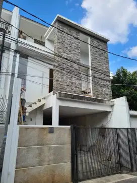 Dijual Rumah Baru Kemang Timur Pool Marmer 3.5 lantai rooftop