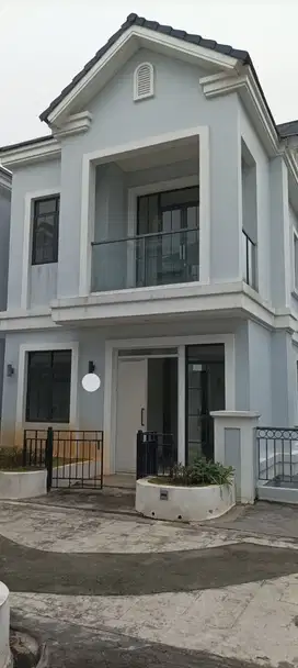 Dijual Rumah 2,5 Lantai Double Decker di Lavon 2 Belum Pernah Dihuni