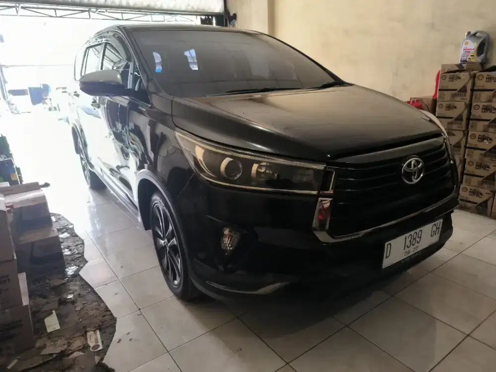 jual CASH Innova Venturer diesel A/T 2022 last edition like new