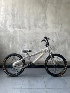 Sepeda BMX CENTRUM 20 inch Cowok - Warna Abu2