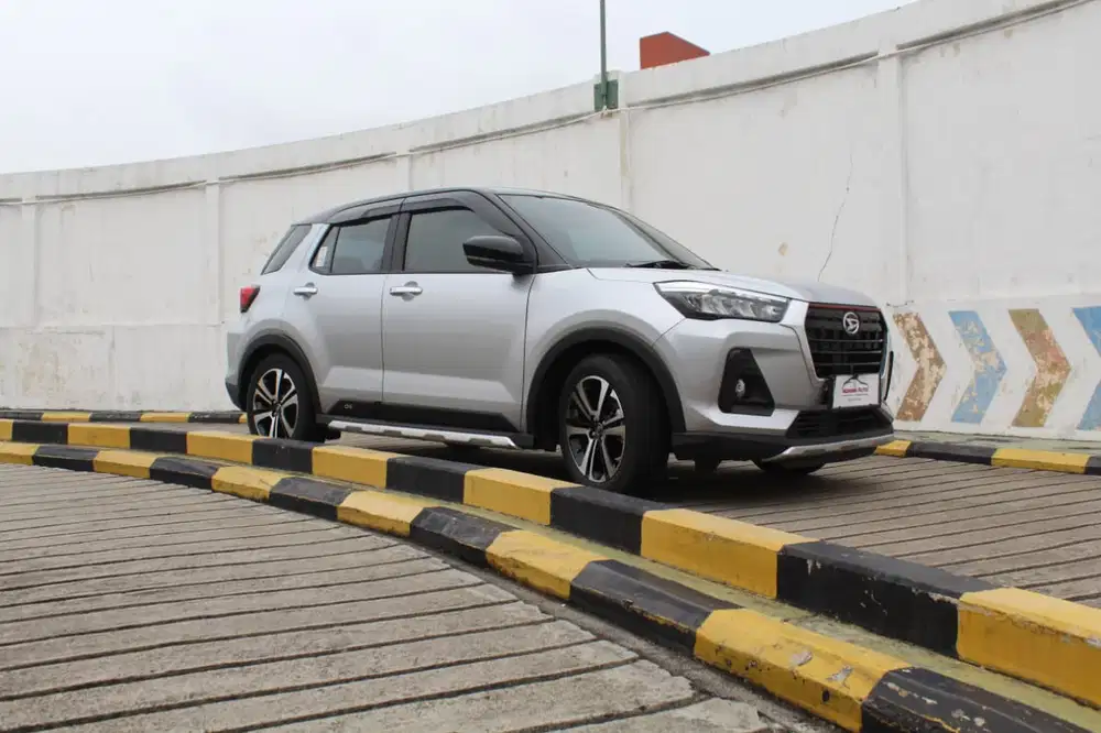 [Low KM] Daihatsu Rocky R ADS 1.0T twotone 2021 CVT