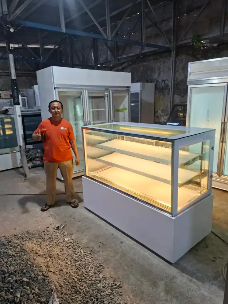 Showcase cake rectangular kotak ukuran 150x70x120 cm merk GEA