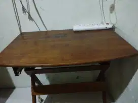 Meja kayu dijual apa adanya