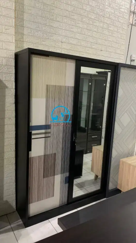 Sale! Lemari pakaian sliding besi