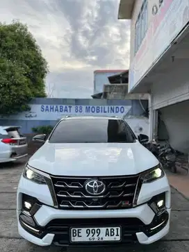 FORTUNER 2.8 GR SPORT AT DIESEL 2023 ISTIMEWA LIKE NEW