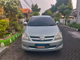 Toyota inova 2008 V at