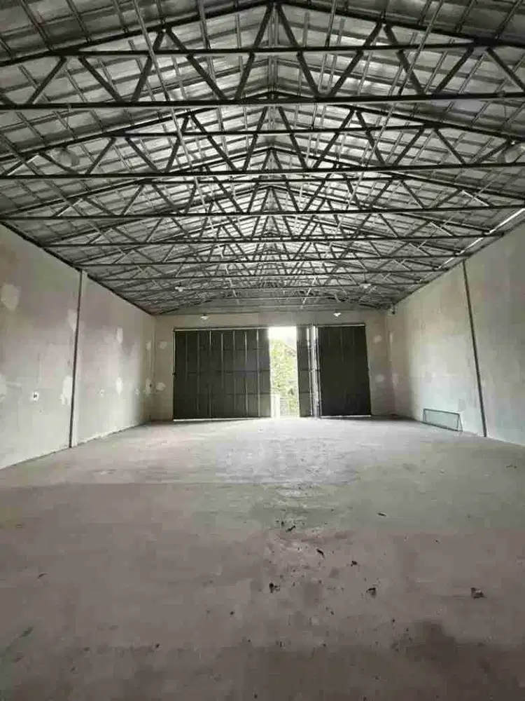 DISEWAKAN GUDANG CIPUTAT 500m2 DEKAT PINTU TOL PAMULANG