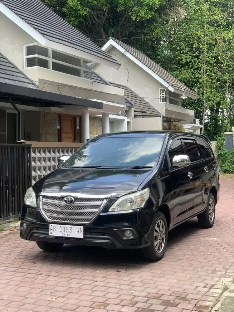 Toyota Innova G 2015 Manual Bensin 2.0 hitam Inova Barong kredit
