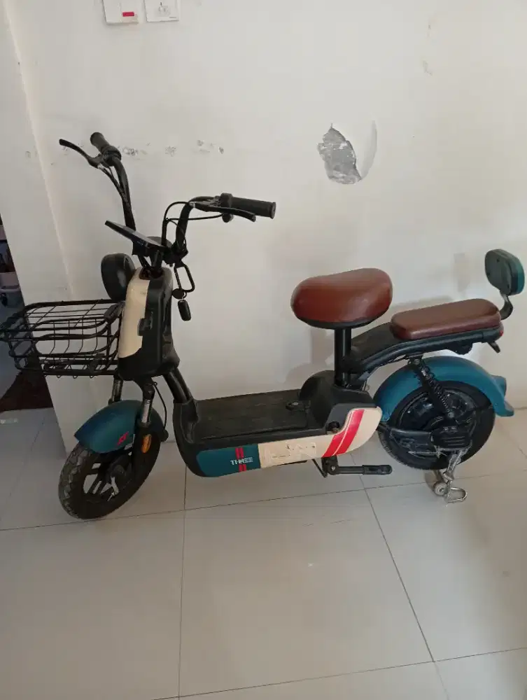 SEPEDA LISTRIK ION THREE ELEMENT