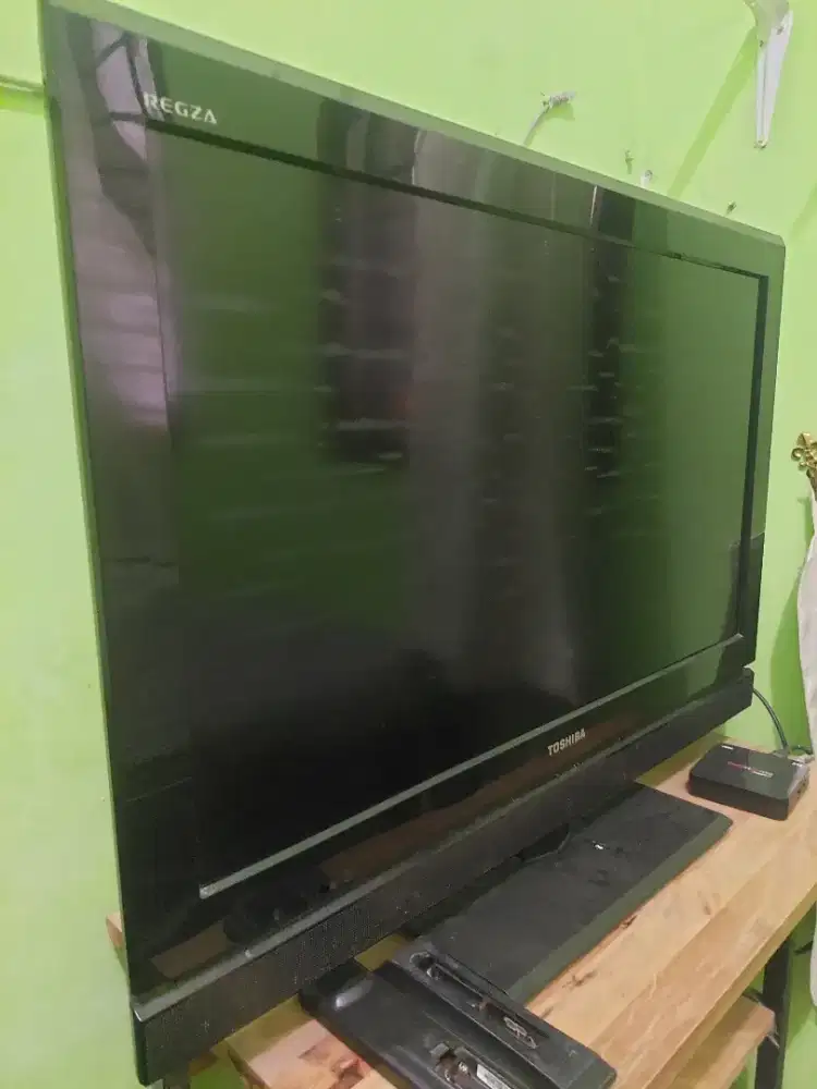 Jual TV seken merek TOSHIBA 32