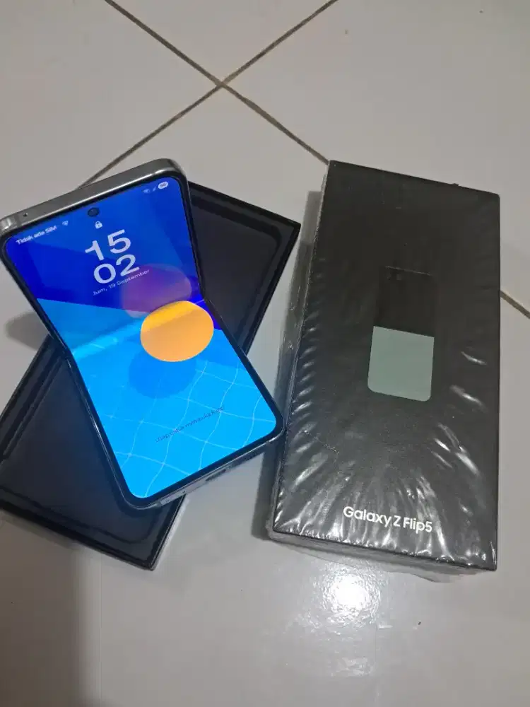 Samsung galaxy z flip 5 8/512gb garansi resmi fullset mulus no minus