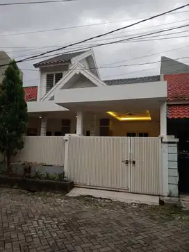 Dijual Rumah Semi furnished , terawat , Pondok Mutiara, Sidoarjo