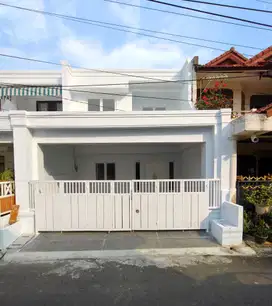 Rumah baru siap huni turun harga di komplek pondok kelapa