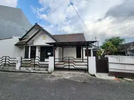 Di Sewakan Rumh dlm perumahan area candi gebang condongcatur