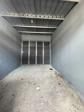 Sewa GUDANG ,posisi Hook,di Kebayoran Lama.Jakarta Selatan