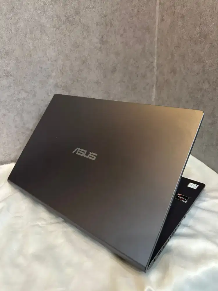 Asus M415DAO second like new