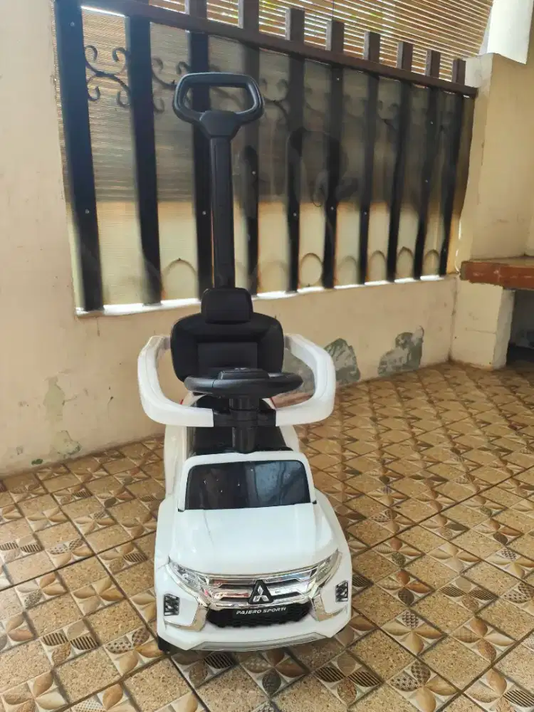 Mainan Anak Mobil Mobilan Pajero Sport