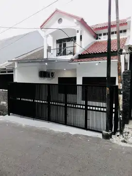 Rumah baru renovasi siap huni dalam komplek pondok bambu