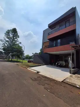 Rumah Baru 3 Lantai Private Lift Di Sutera Feronia Alam Sutera
