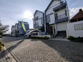 Rumah sebelah apartemen cocok untuk villa