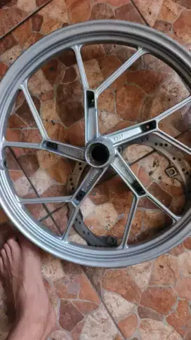 Velg satria Fu injeksi depan saja