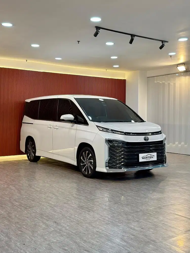 Toyota Voxy TSS CVT 2023 km 11rb