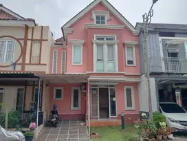 Di Jual Rumah Fully Furnish Malibu Village Gading Serpong