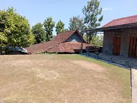 Dijual murah 2 rumah L bangunan 186m²  L tanah 500m² , weru sukoharjo