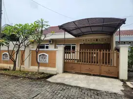 Jual cepat rumah PURI EKSEKUTIF TENGAH KOTA
