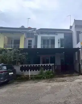Disewakan Rumah 2 Lantai di Permata Baloi