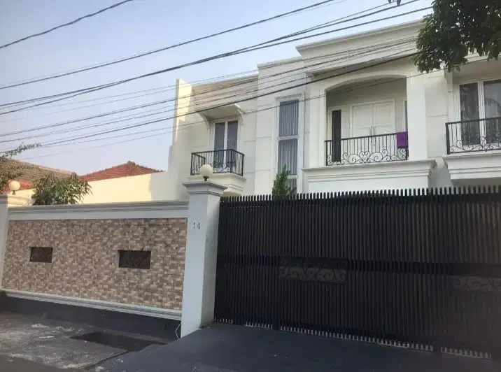 Dijual Rumah Syantiikk di Tebet Timur, Jalan 2 mobil lebar