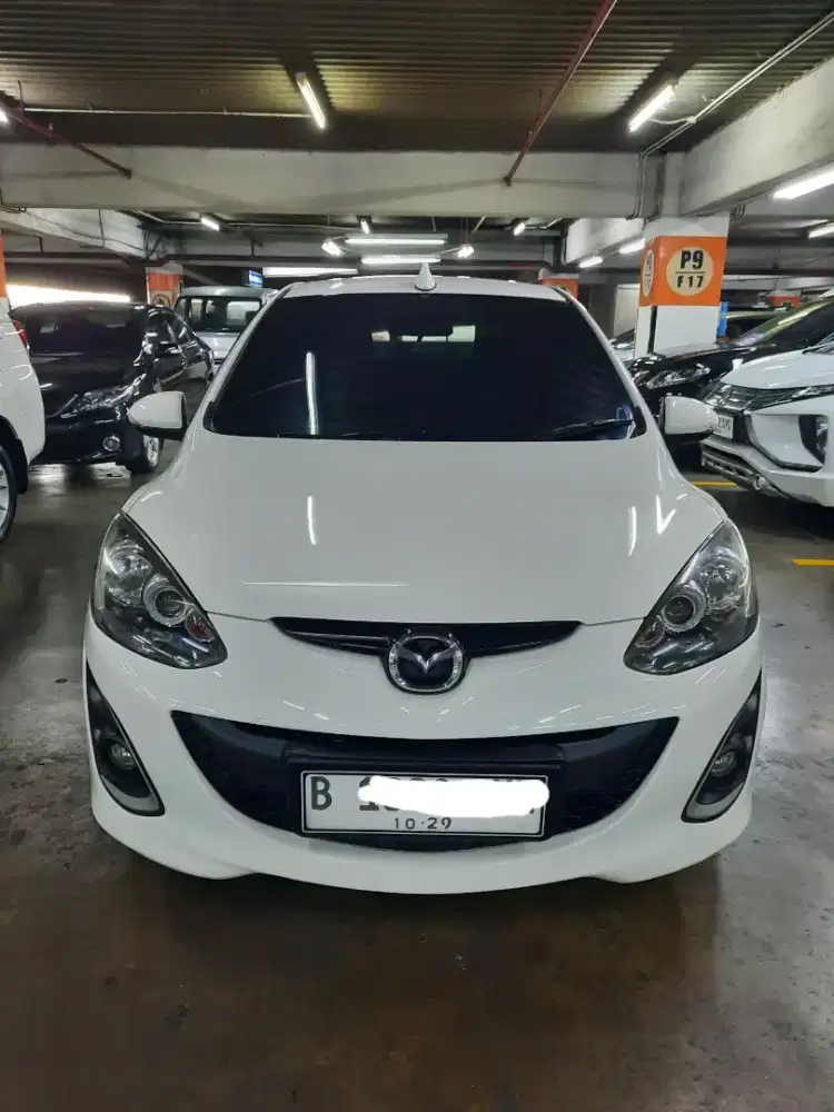 Mazda 2 RZ 2012