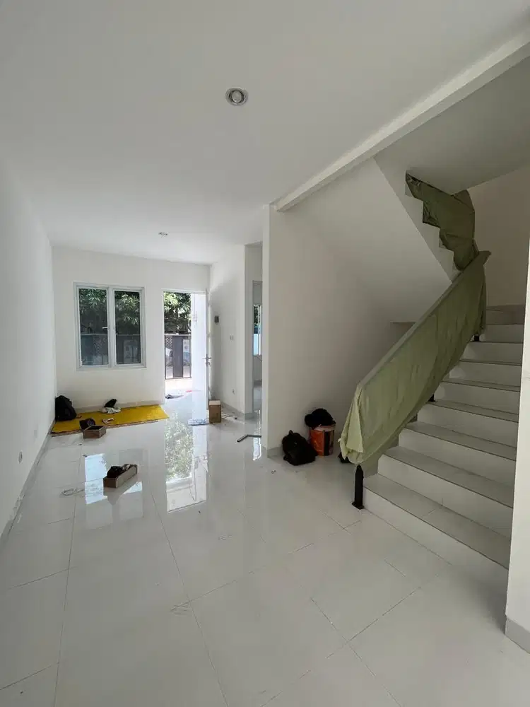 Wilson Rumah 2 lantai uk 6x15 di meruya kav dki