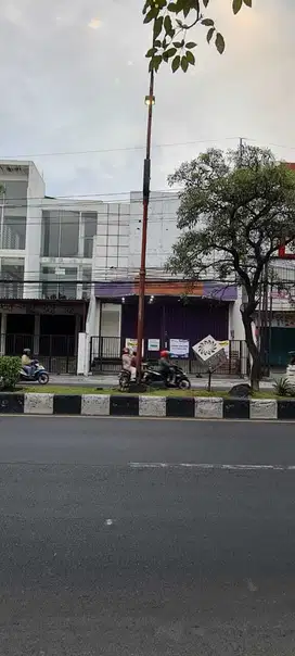 Disewakan ruko di jln raya jenggolo Sidoarjo seberang fave hotel