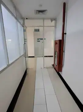 Space office  di Apartemen Menteng Square Salemba  jakpus dijual cepat