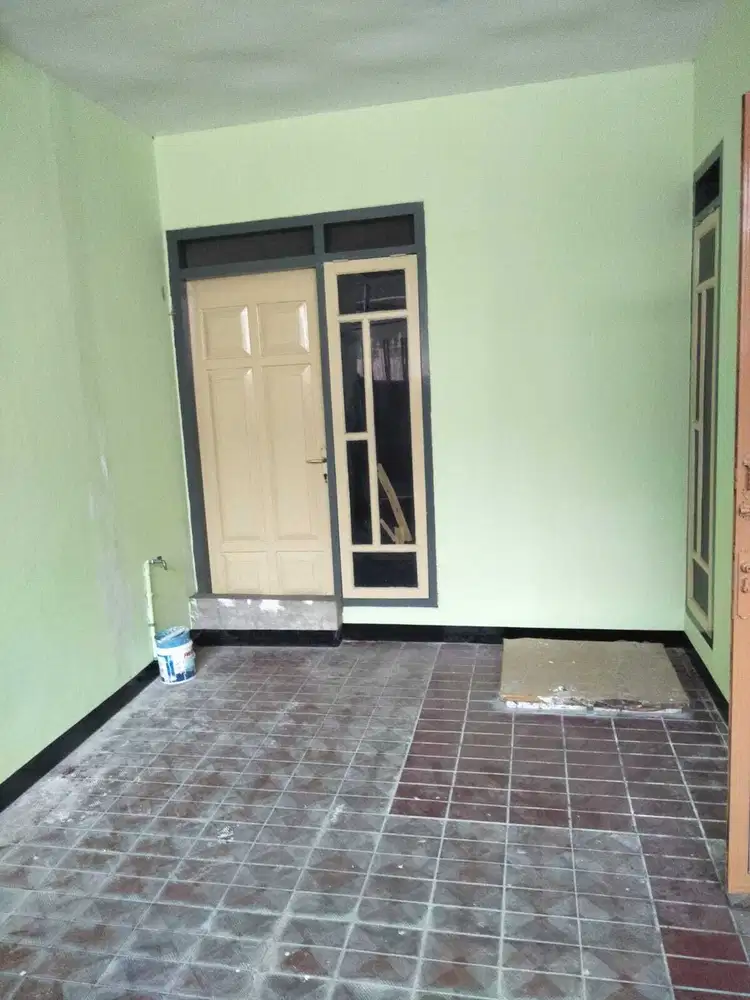 Jual Rumah Second Siap Pakai di Area Lebak Surabaya