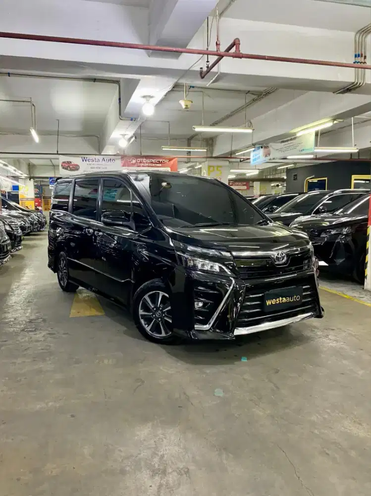 Toyota Voxy 2.0 AT 2017 terawat 2018
