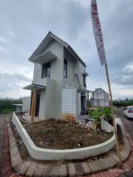 Villa Premium dekat Kawasan Wisata dengan View Pegunungan