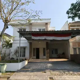 Disewakan rumah 4 + 1 kamar full furnished Pasadena AEON Mall Deltamas
