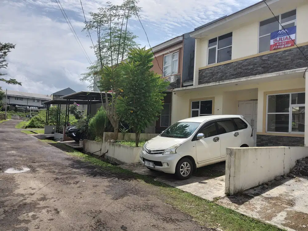 JUAL CEPAT - Rumah 2 Lt di Lingkungan Asri Green View Residence Bogor
