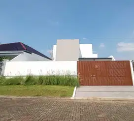 Rumah modern full furnished puri arga golf BSB + kolam renang
