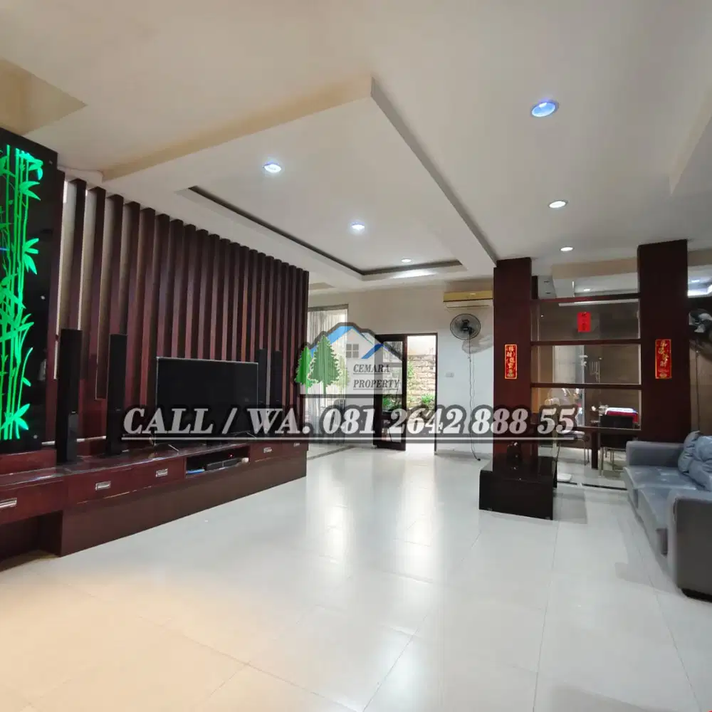 DIJUAL VILLA KOMP CEMARA ASRI JLN MERBAU