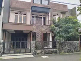 rumah lux komplek margahayu raya dekat mim mtc rs al islam